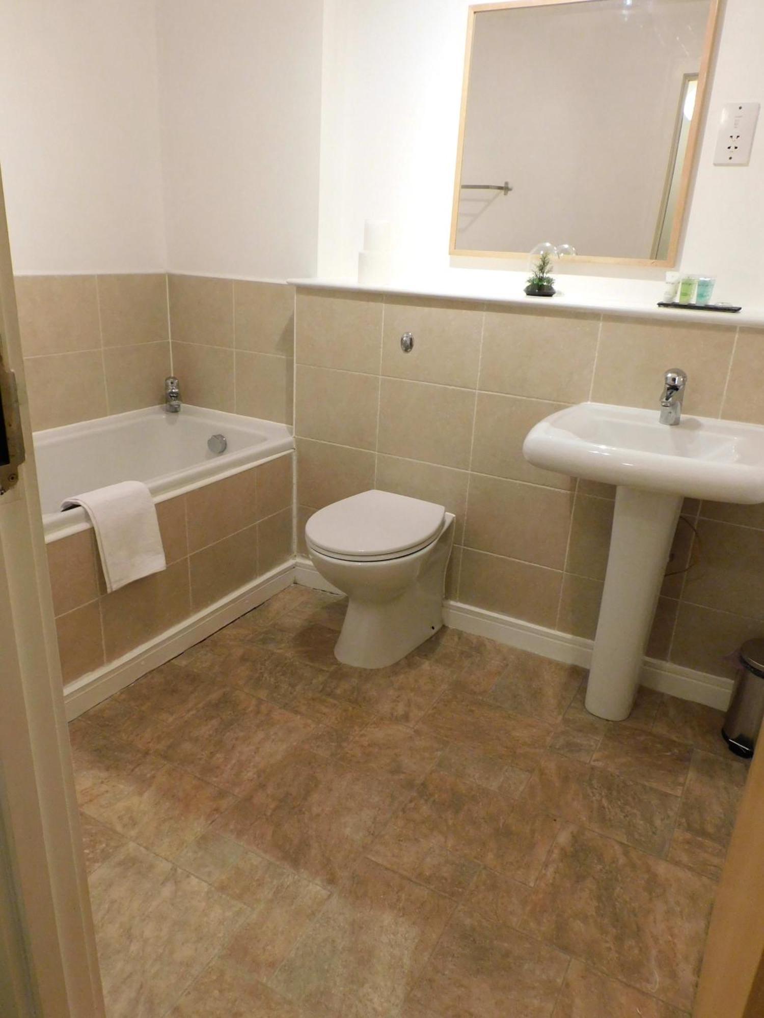Fabulous 2 Bed Apt 10 Mins From City Centre غلاسغو المظهر الخارجي الصورة